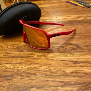Oakley Sutros Red